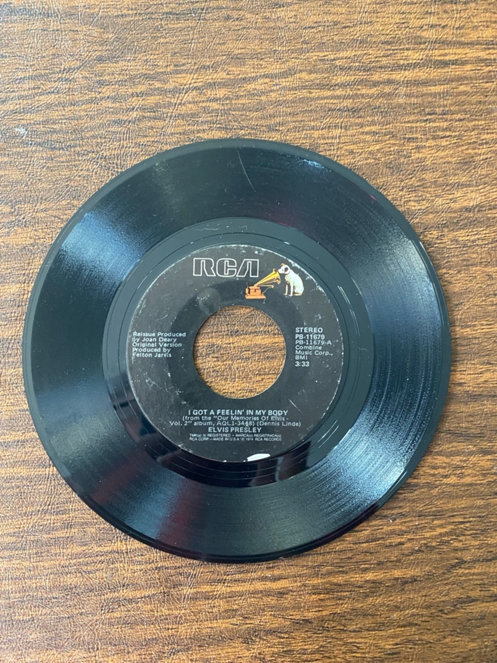 Elvis 45. No scratches.